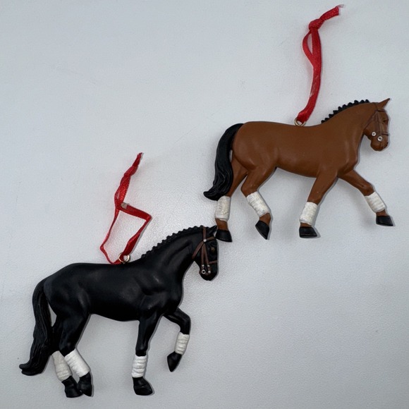 2 x Vintage MIDWEST OF CANNON FALLS Black Brown Resin‎ DRESSAGE HORSE ORNAMENTS - Picture 8 of 8